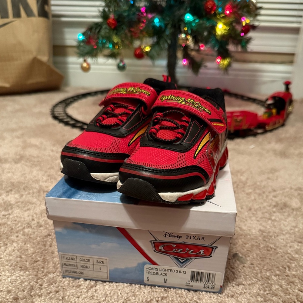 Disney Pixar Cars Lightning McQueen Sneakers